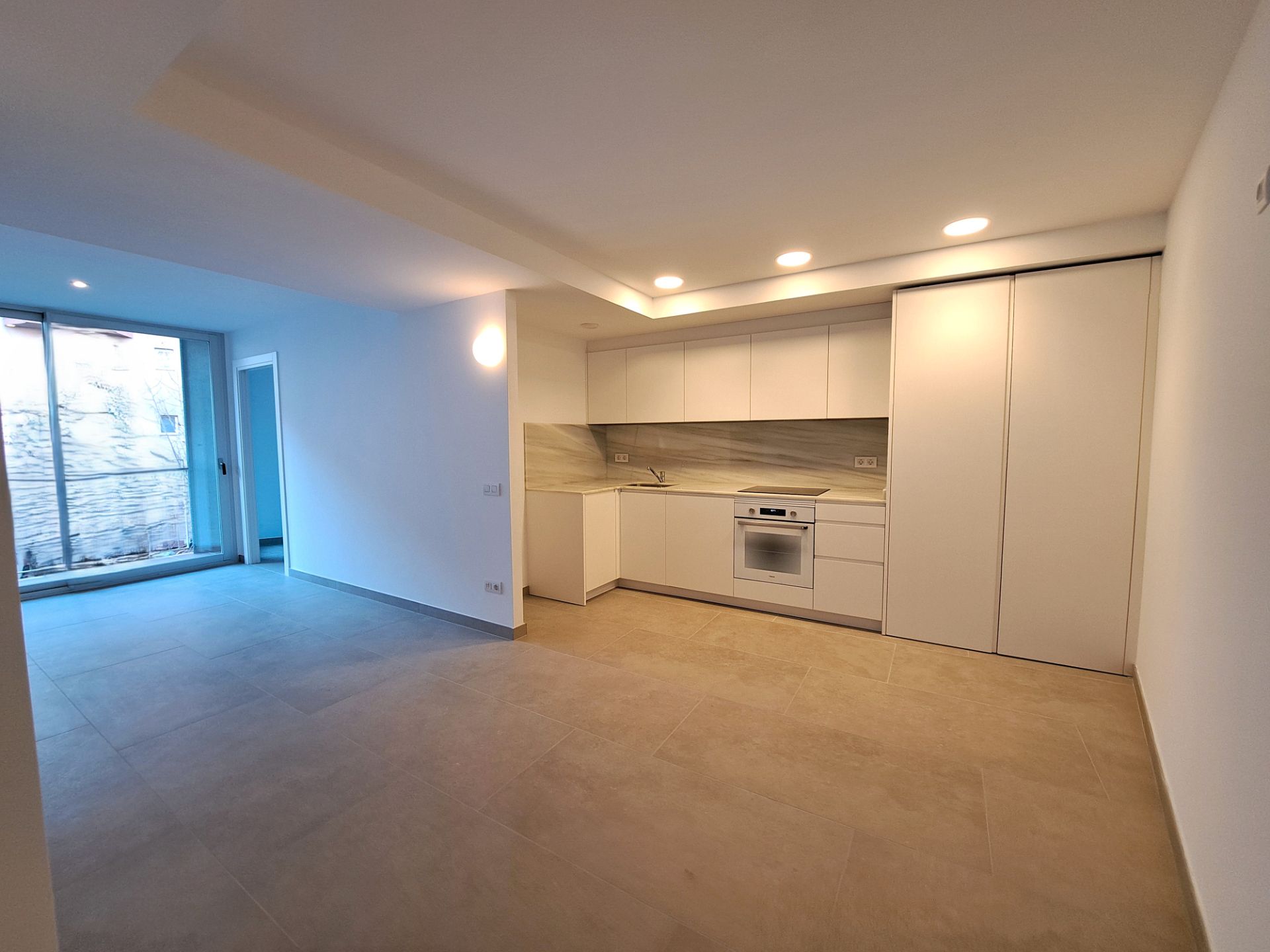 Cuina de Pis de lloguer en Mataró amb Aire condicionat, Calefacció i Traster