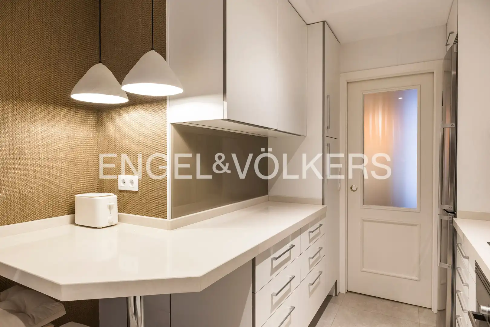 Kitchen of Flat for rent in Madrid  with Air Conditioner, Heating and Terrace