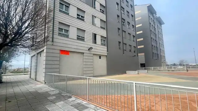 Vista exterior de Local en venta en Ponferrada
