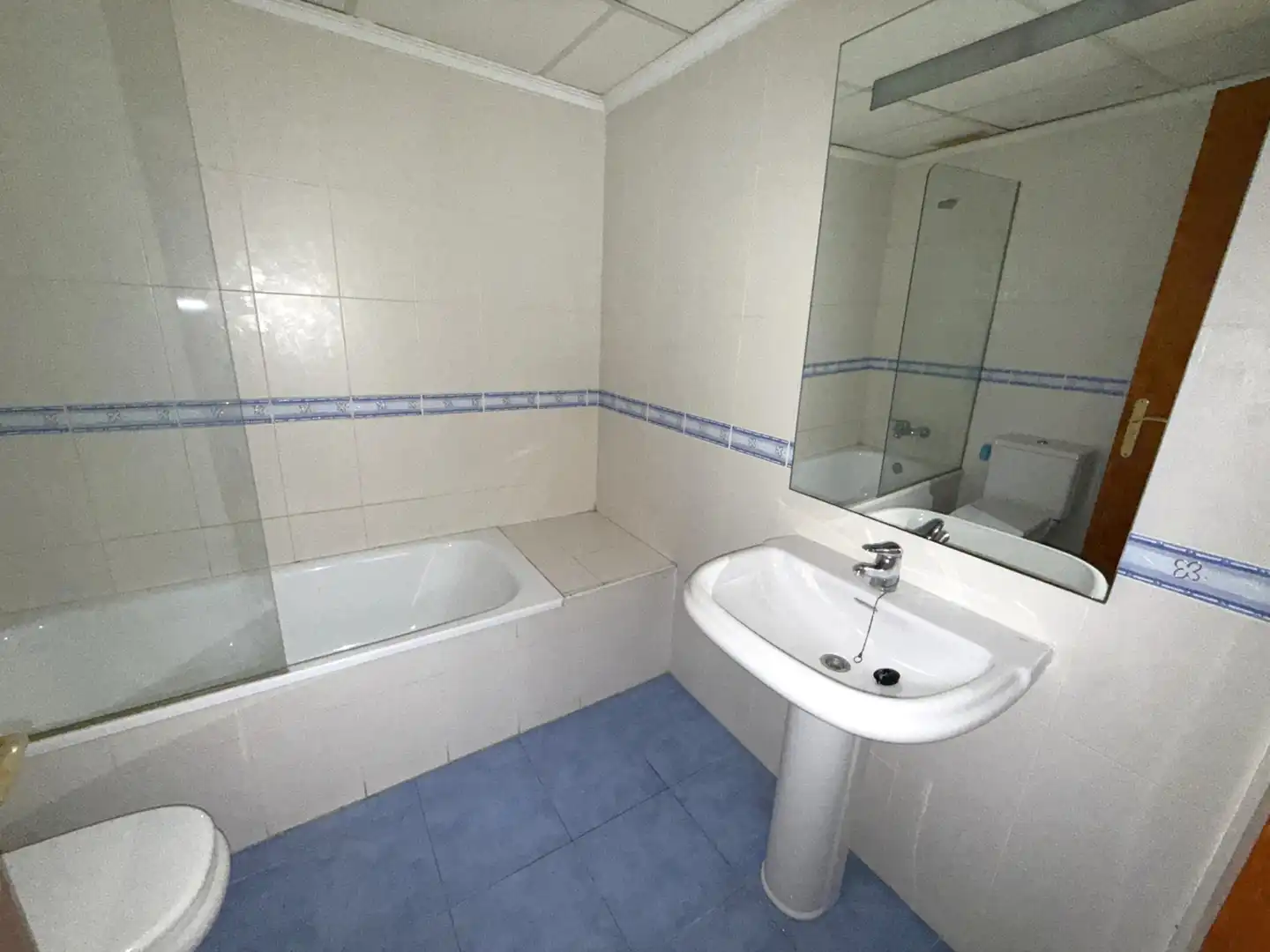 Baño de Casa adosada en venta en Torrent con Terraza, Trastero y Piscina comunitaria