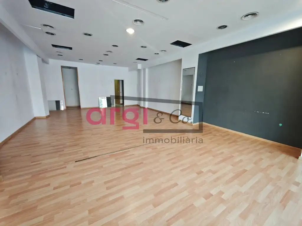 Local comercial en alquiler en La Roureda, imagen 3
