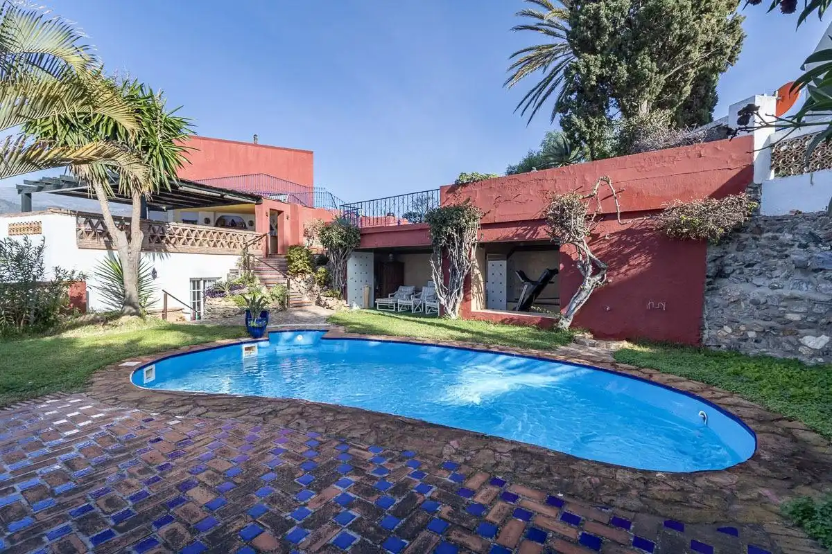 Piscina de Casa o xalet en venda en Almuñécar amb Aire condicionat, Calefacció i Jardí privat
