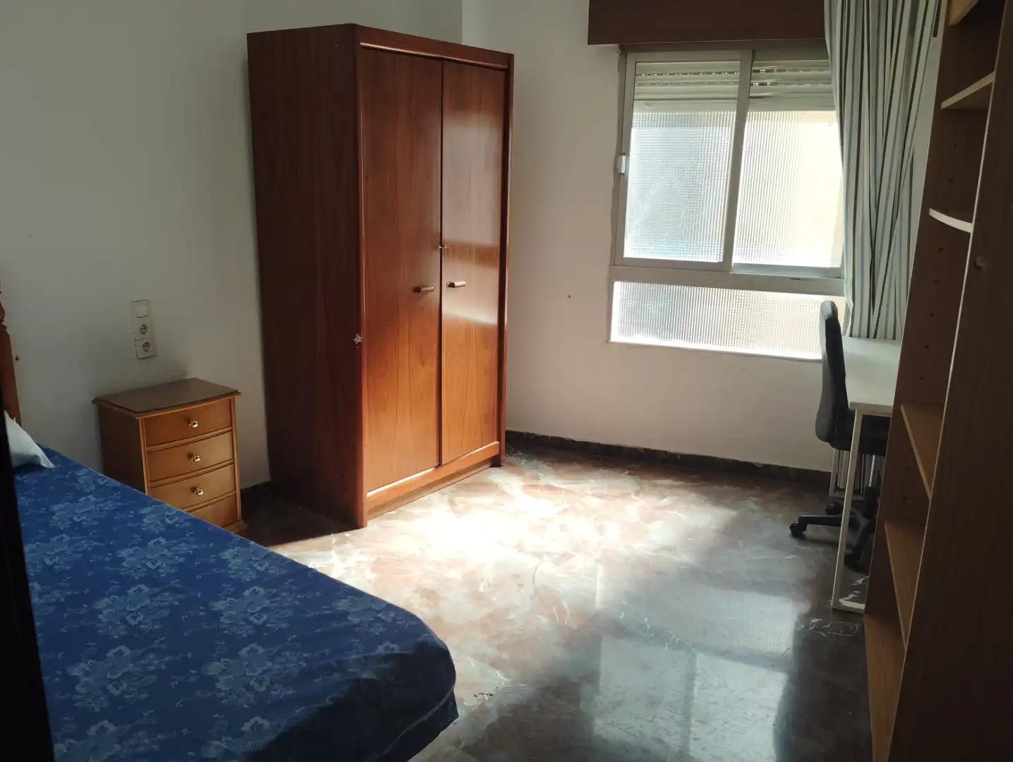 Habitación de Piso de alquiler en Granada con Calefacción, Amueblado y Horno