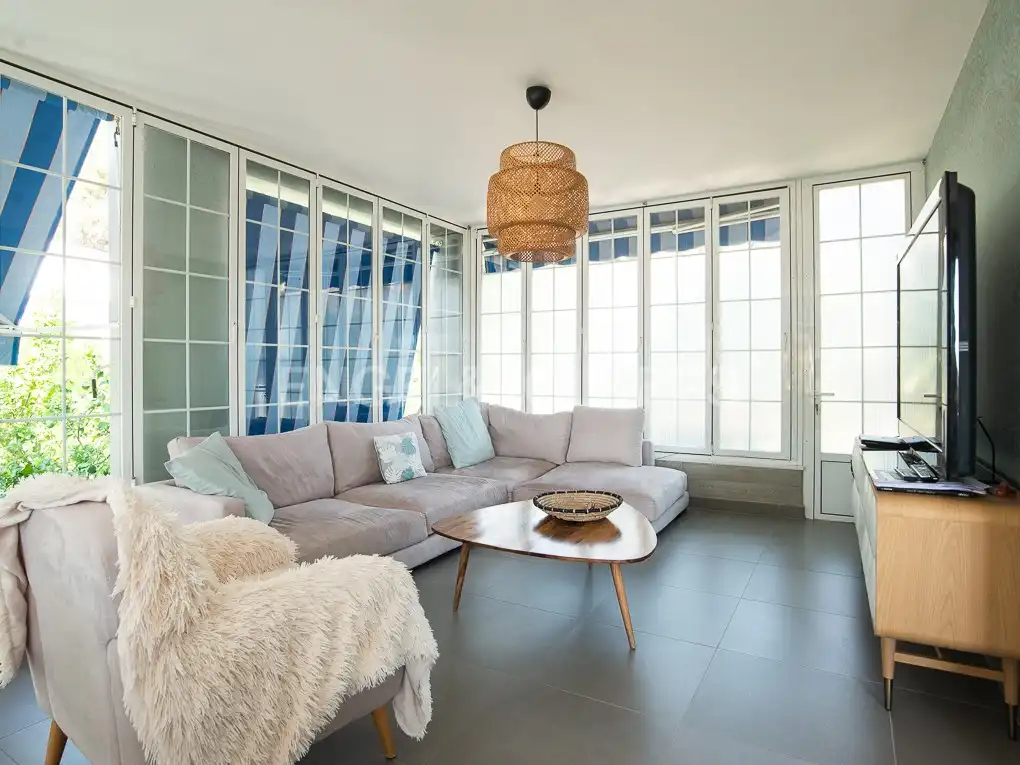 Sala d'estar de Casa o xalet en venda en Benicasim / Benicàssim amb Calefacció, Terrassa i Piscina
