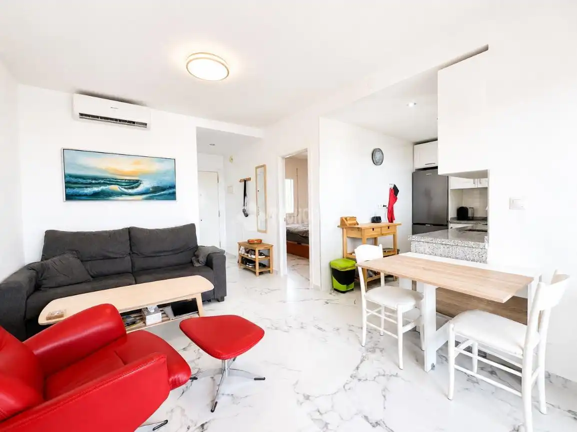 Sala de estar de Piso en venta en Torrox con Aire acondicionado, Terraza y Piscina comunitaria