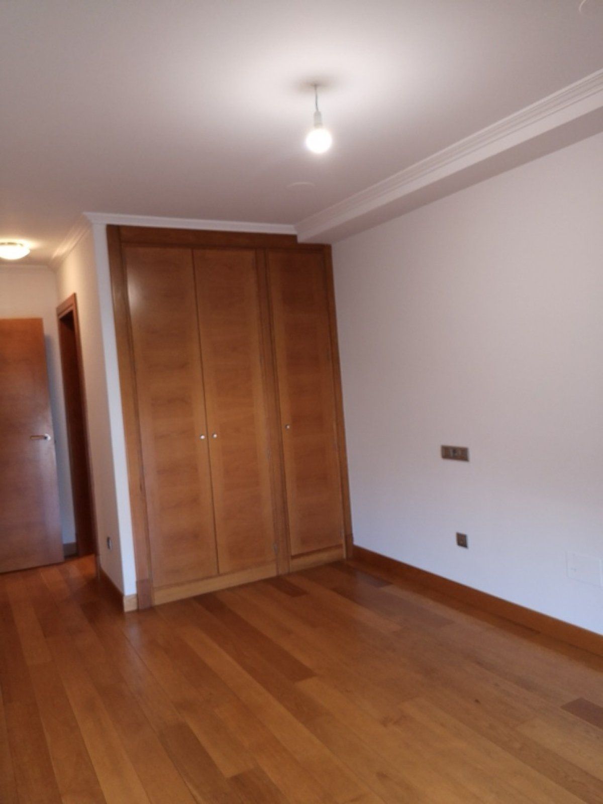 Dormitori de Apartament de lloguer en Vigo  amb Calefacció i Traster