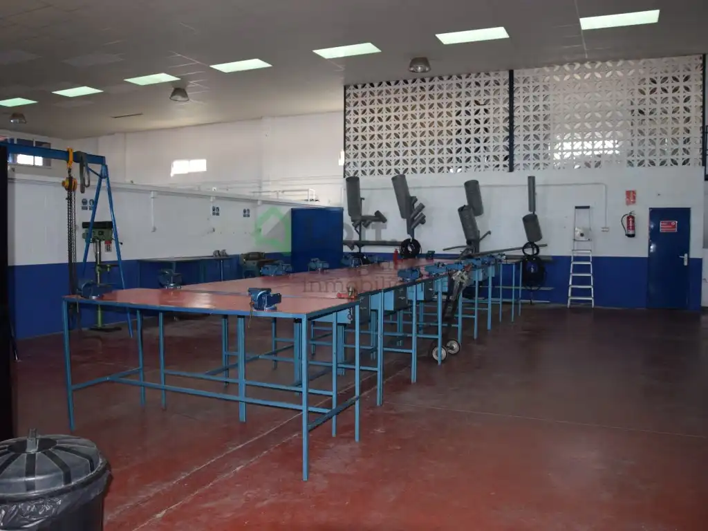Cuina de Nau industrial en venda en Badajoz