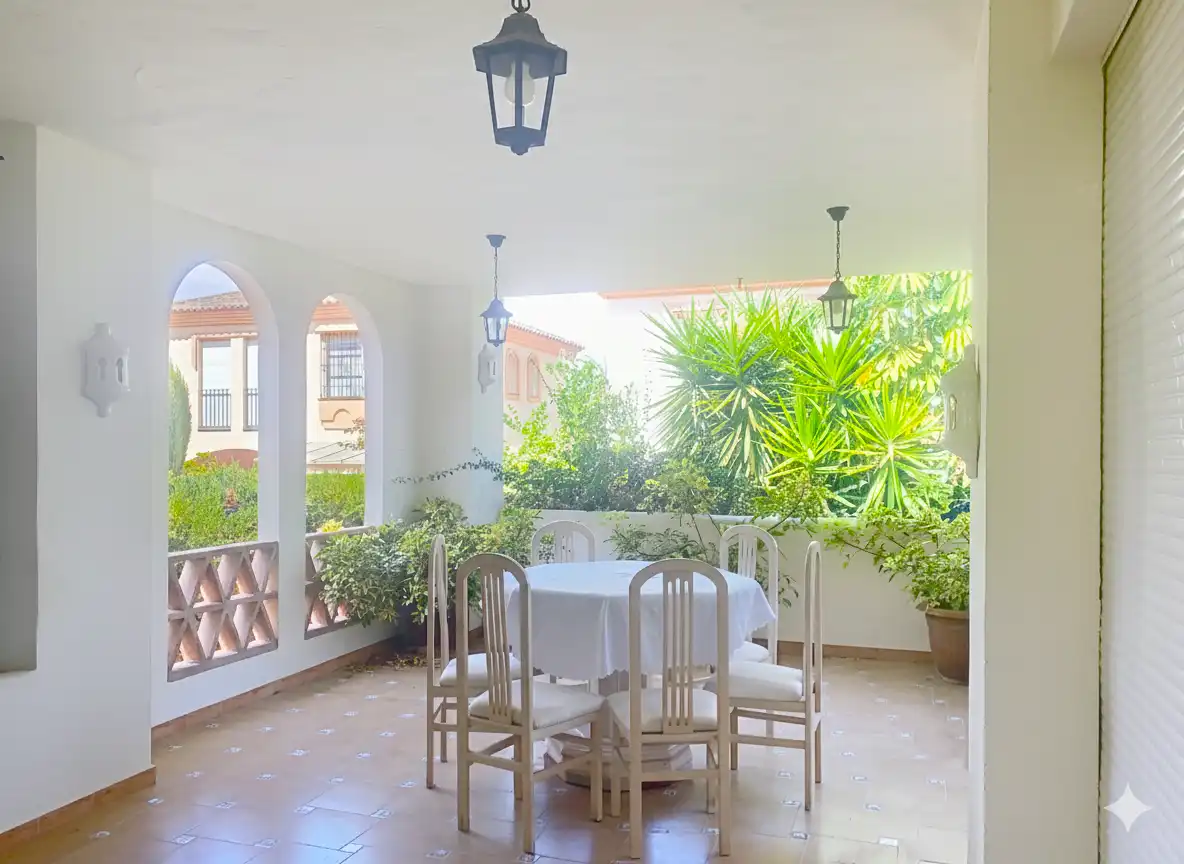 Terrassa de Casa adosada en venda en Marbella amb Jardí privat, Terrassa i Piscina