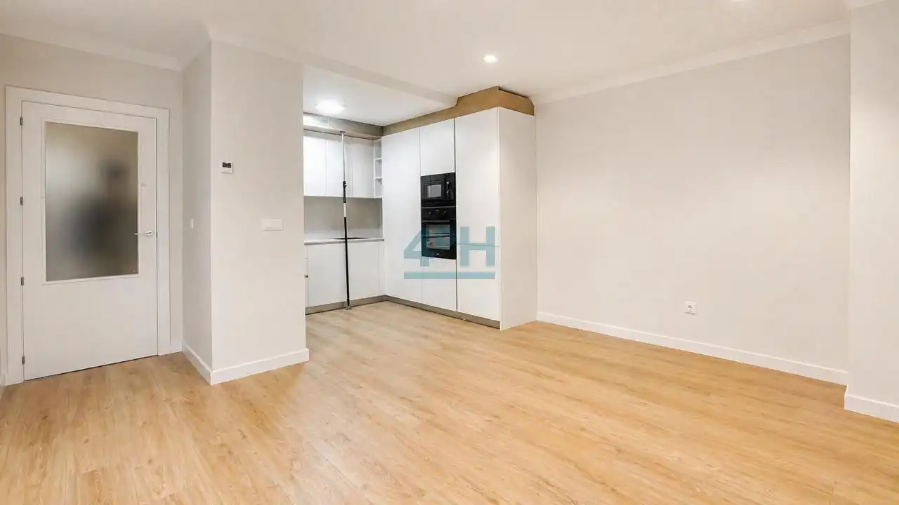 Kitchen of Apartments for sale in Ourense Capital   with Heating and Balcony