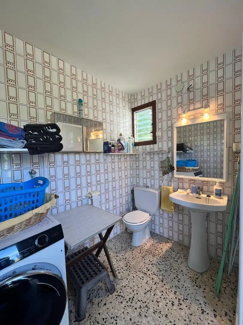 Badezimmer von Haus oder Chalet zum Verkauf in La Ràpita mit Privatgarten, Terrasse und Möbliert