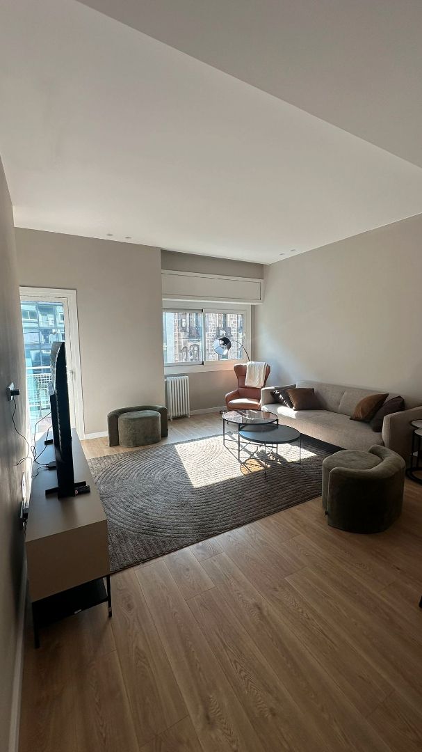 Sala de estar de Piso de alquiler en  Barcelona Capital con Amueblado, Horno y Lavadora