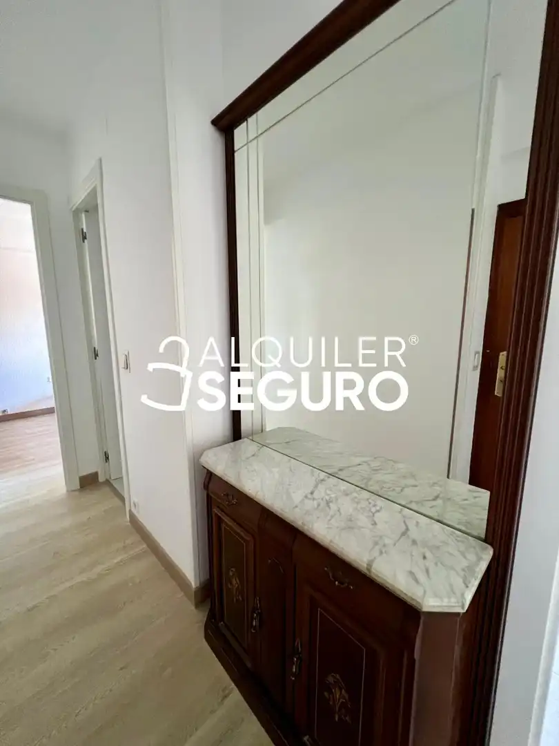 Schlafzimmer von Wohnung zur Miete in Madrid mit Klimaanlage, Heizung und Abstellraum