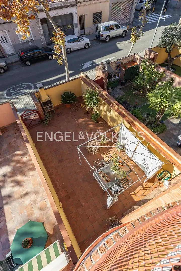 Terrassa de Casa adosada en venda en Sabadell amb Aire condicionat, Calefacció i Jardí privat