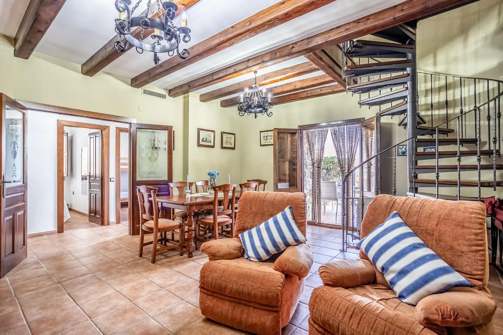 Sala d'estar de Casa o xalet en venda en Pedralba amb Aire condicionat, Calefacció i Jardí privat