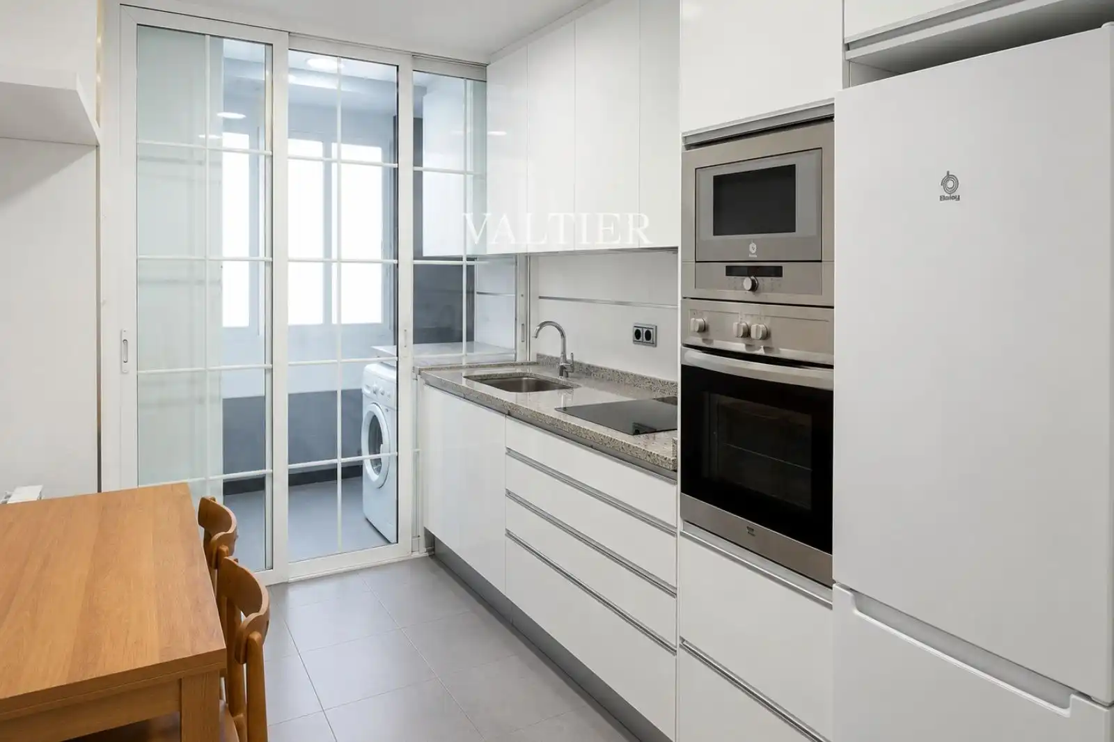 Kitchen of Flat for rent in Madrid  with Air Conditioner and Furnished