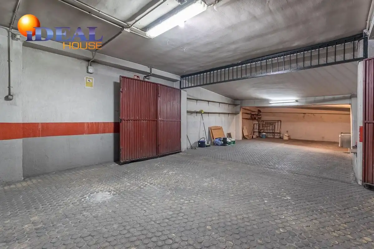 Garaje en venta en Granada