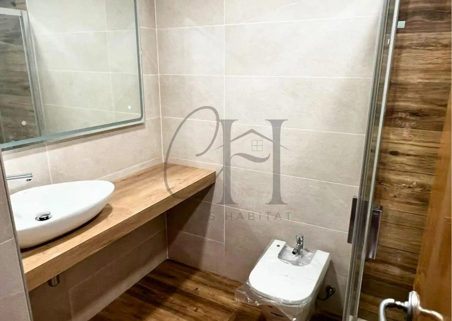 Bathroom of Flat for sale in Viladecans  with Air Conditioner, Heating and Parquet flooring