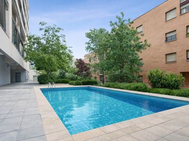 Piso con piscina en venta en Calle de la Mezquita de Córdoba 2
