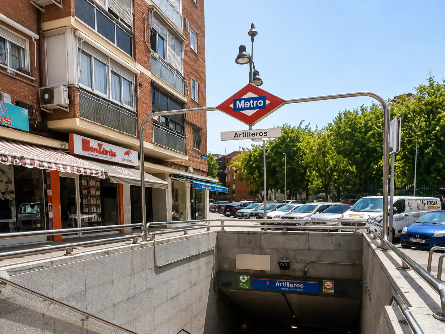 Vista exterior de Pis en venda en Madrid amb Calefacció, Moblat i Rentadora