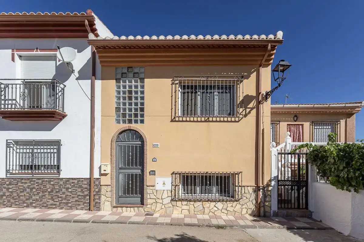 Vista exterior de Casa o xalet en venda en Játar amb Moblat i Balcó