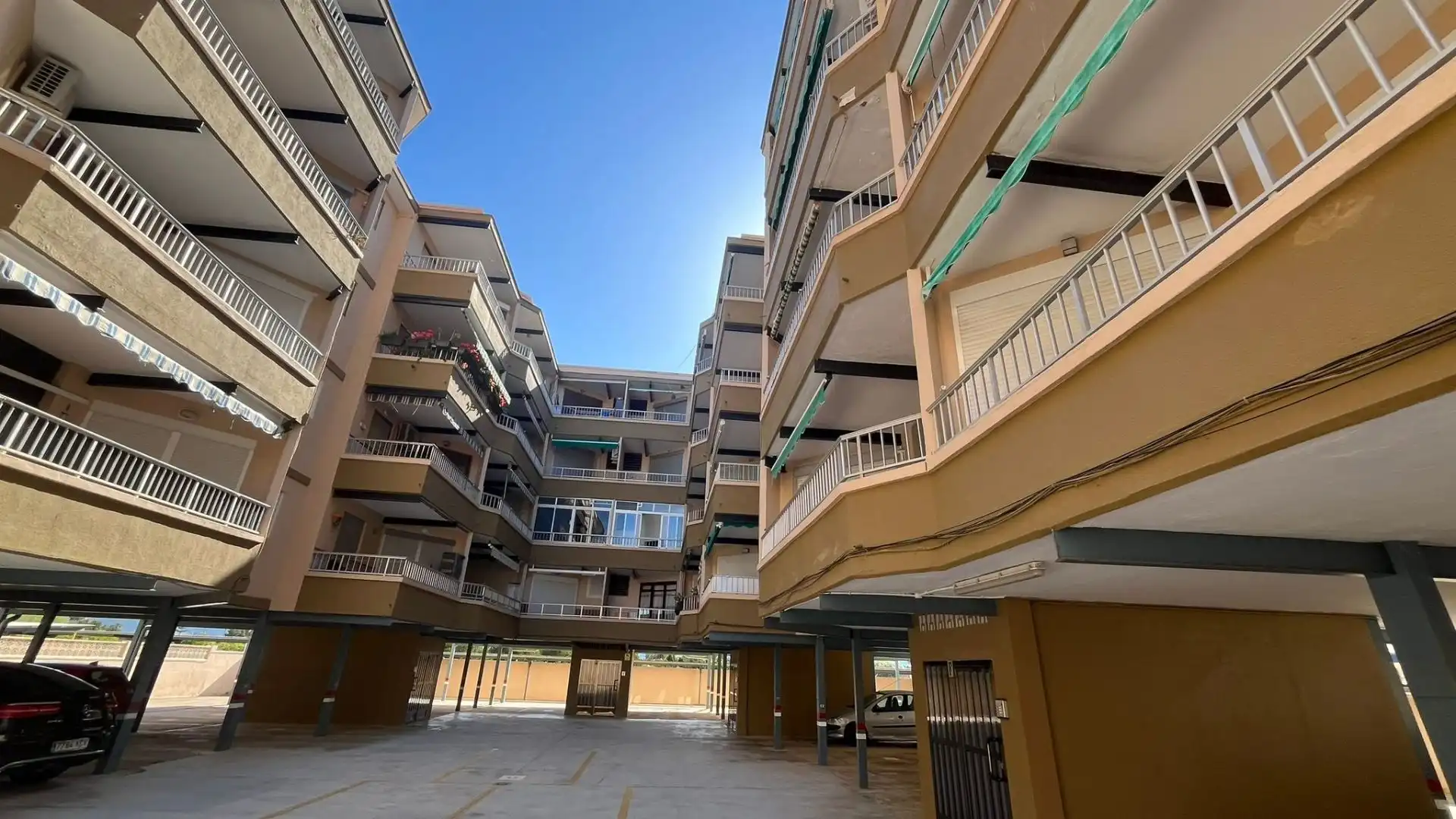 Vista exterior de Apartamento en venta en Tavernes de la Valldigna con Calefacción y Amueblado