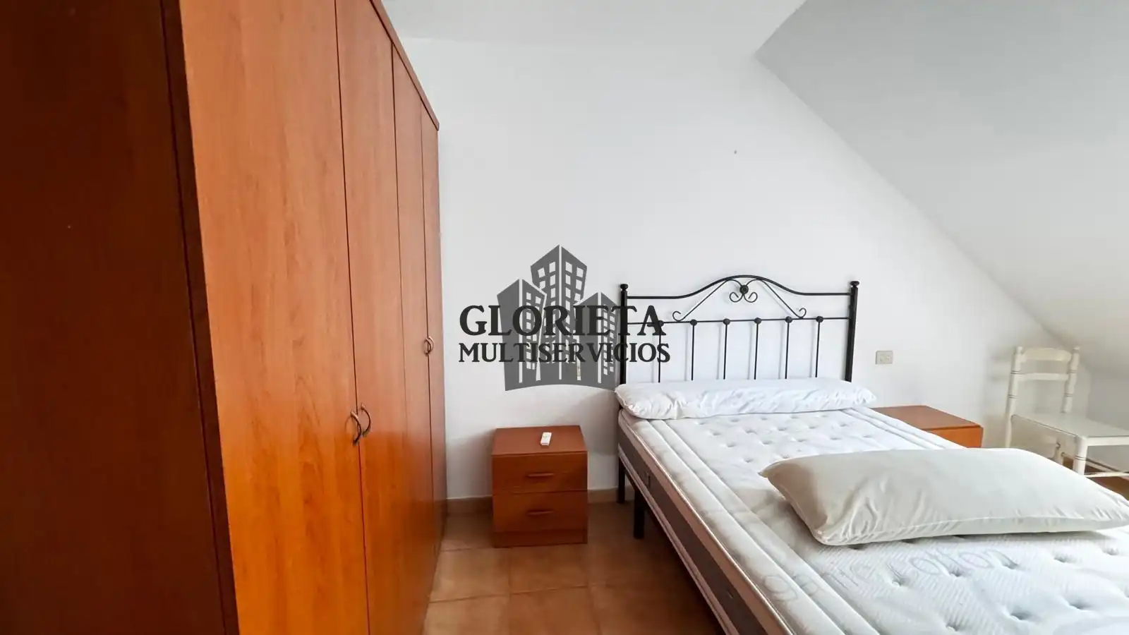 Habitación de Ático en venta en Caldas de Reis con Calefacción, Trastero y Amueblado