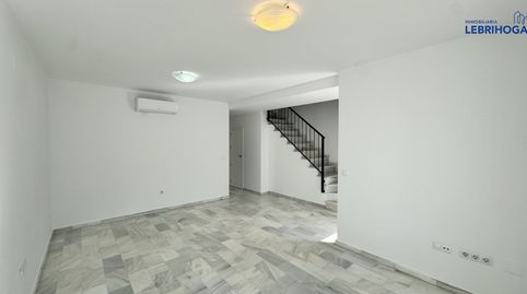 Foto 2 von Einfamilien-Reihenhaus zur Miete in Lebrija, Sevilla