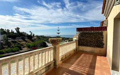 Vista exterior de Casa adosada en venda en Rincón de la Victoria amb Calefacció, Jardí privat i Terrassa
