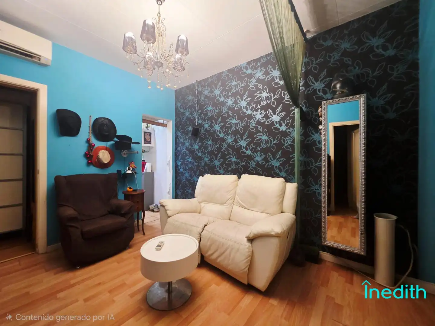 Living room of Flat for sale in L'Hospitalet de Llobregat  with Air Conditioner, Heating and Parquet flooring
