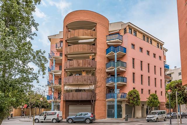 Local comercial en Venta en C/ Foix  y Av Baix Camp -  Las Torres de Cambrils  en Casc Antic - Nou Cambrils