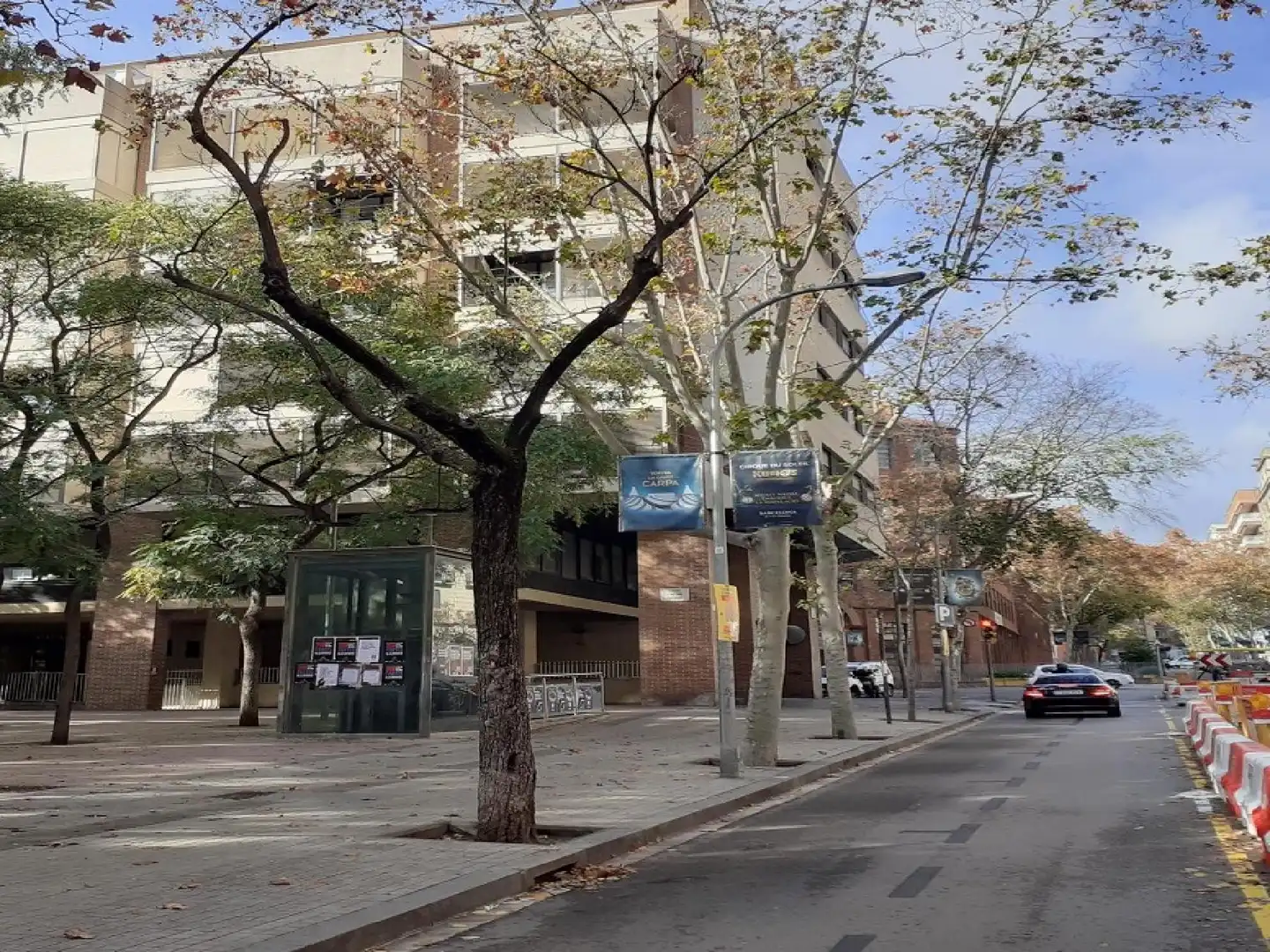 Vista exterior de Garatge en venda en Gràcia