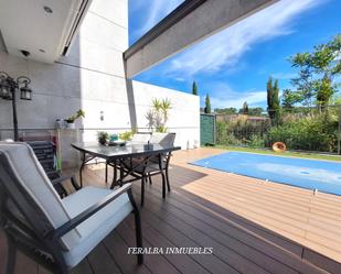 Terrasse von Einfamilien-Reihenhaus zum verkauf in  Madrid Capital mit Klimaanlage, Terrasse und Schwimmbad