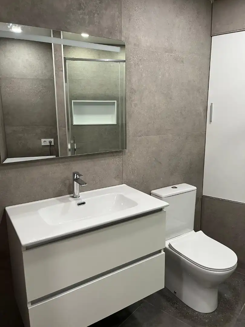 Bathroom of Flat for rent in El Campello  with Air Conditioner, Heating and Furnished