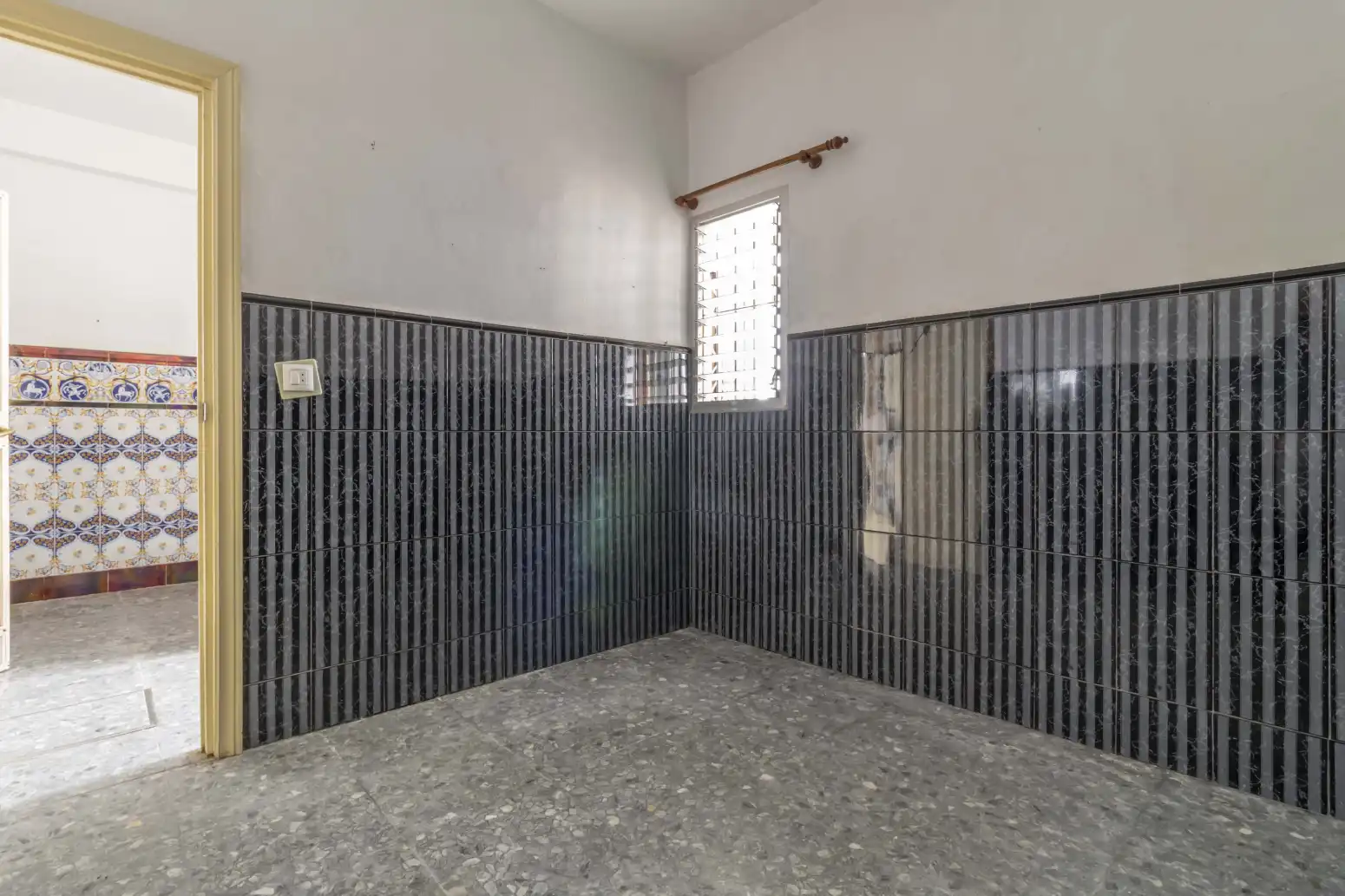 Bathroom of Detached homes for sale in Sevilla  with Air Conditioner, Terrace and Balcony
