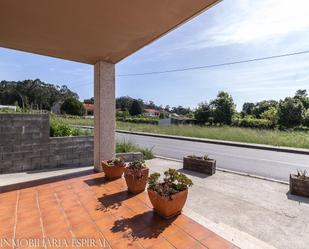 Terrassa de Casa o xalet en venda en O Grove   amb Calefacció, Jardí privat i Terrassa