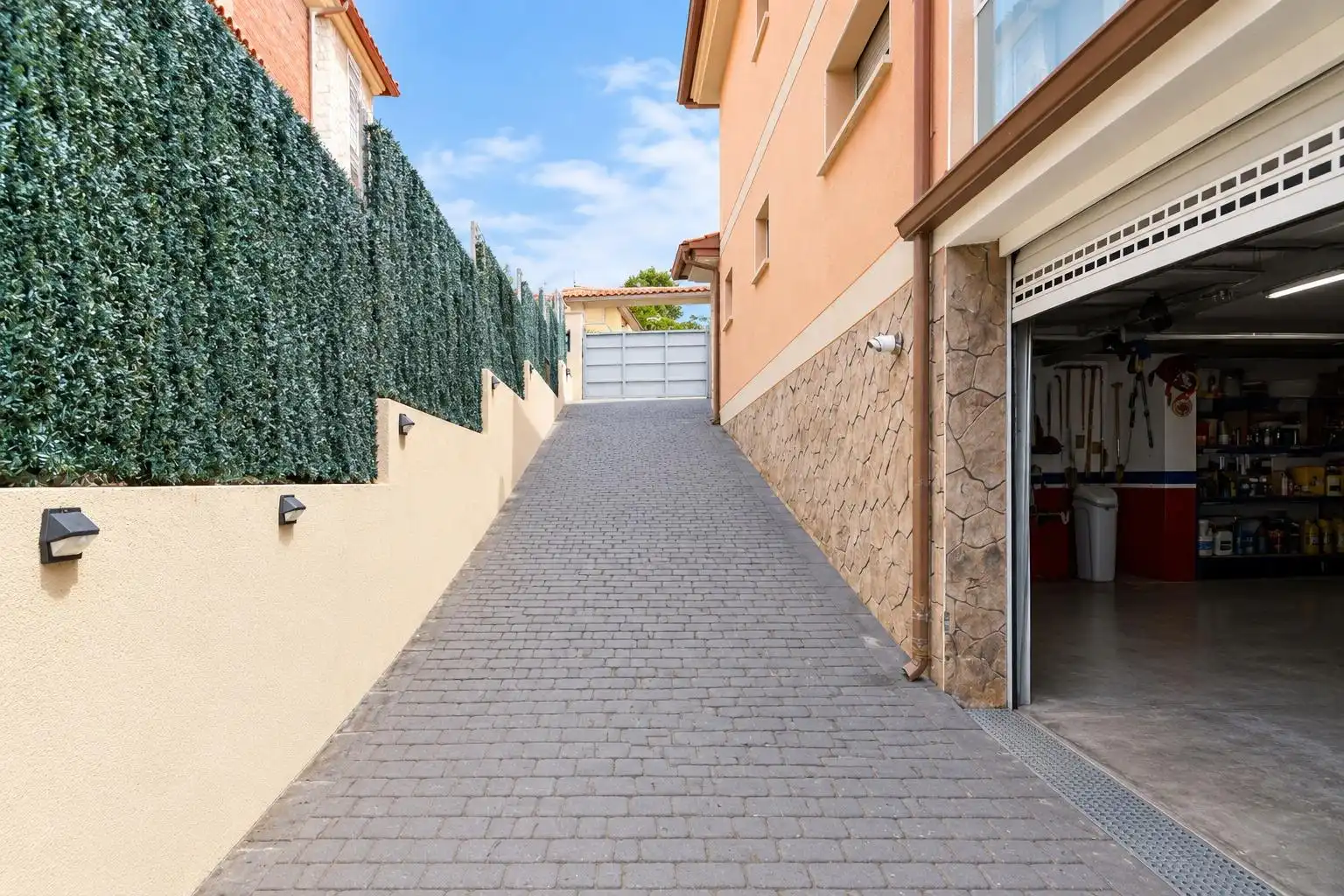 Vista exterior de Casa o chalet en venta en Cunit Residencial