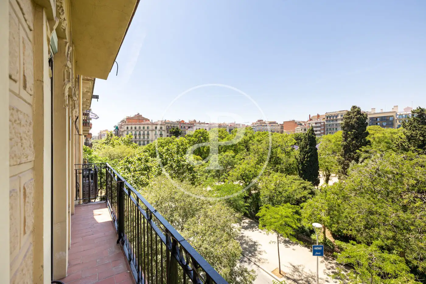 Vista exterior de Piso en venta en Barcelona con Aire acondicionado, Calefacción y Balcón