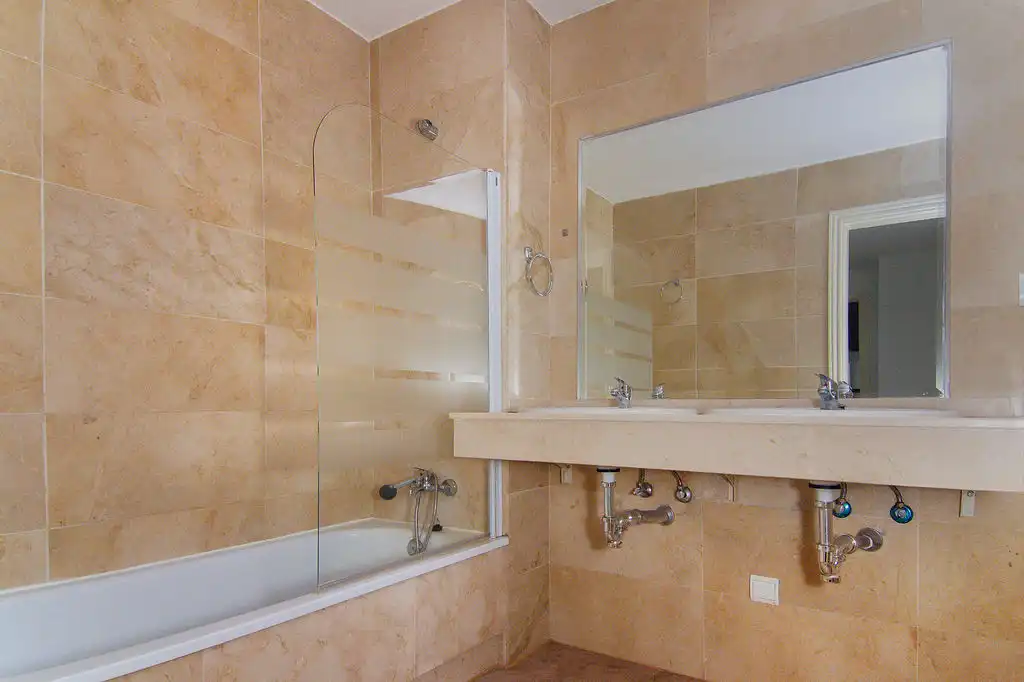 Bathroom of Flat for sale in San Pedro de Alcántara