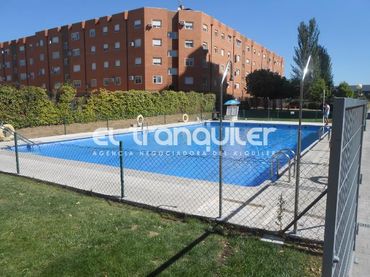 Pis amb piscina de lloguer a Avenida Planetas