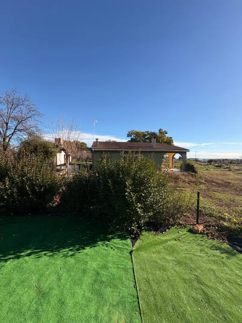 Vista exterior de Casa o xalet de lloguer en Onda amb Calefacció, Jardí privat i Terrassa