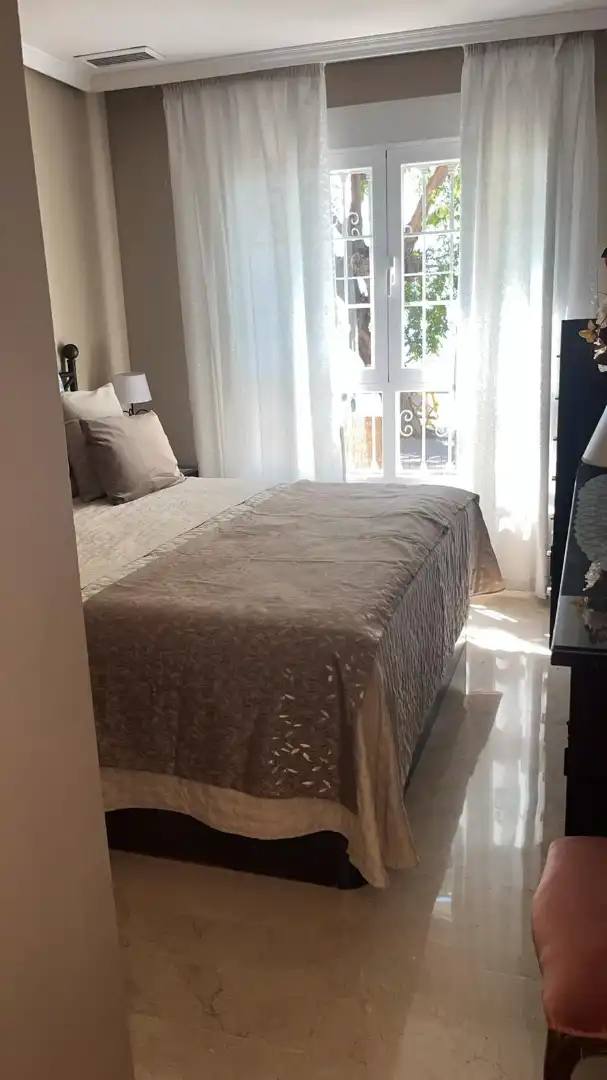 Schlafzimmer von Wohnung zur Miete in Benalmádena mit Klimaanlage, Heizung und Möbliert