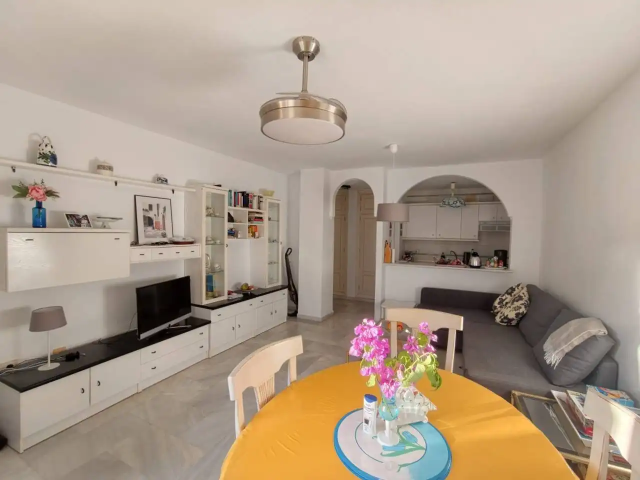 Menjador de Apartament en venda en Montemar 