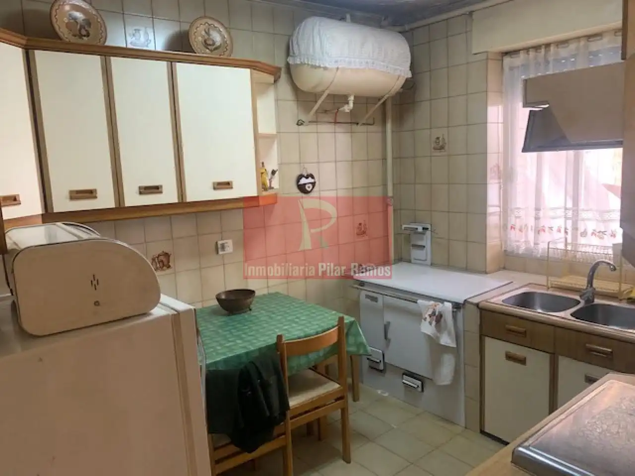 Cuina de Casa o xalet en venda en San Andrés del Rabanedo amb Calefacció, Jardí privat i Parquet