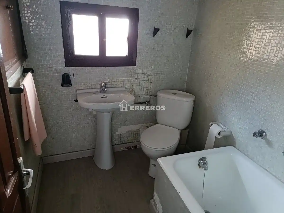 Baño de Casa o chalet en venta en Villanueva de Cameros con Calefacción, Trastero y Balcón