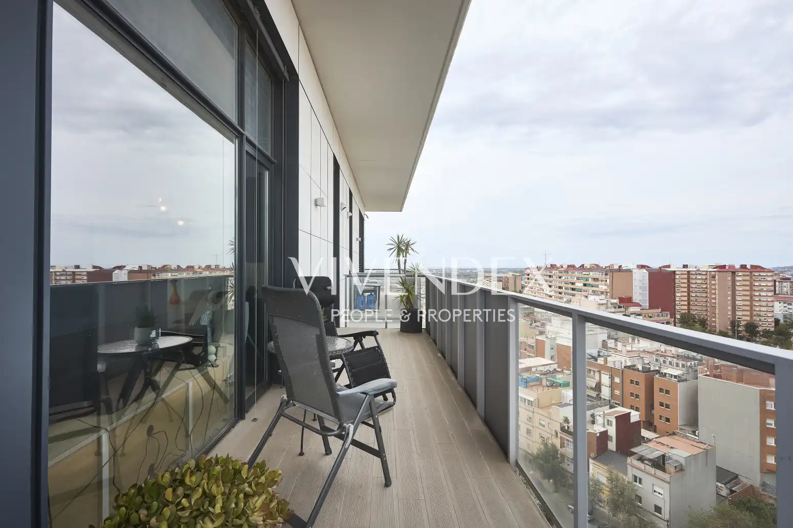 Terrassa de Àtic en venda en L'Hospitalet de Llobregat amb Aire condicionat, Calefacció i Parquet
