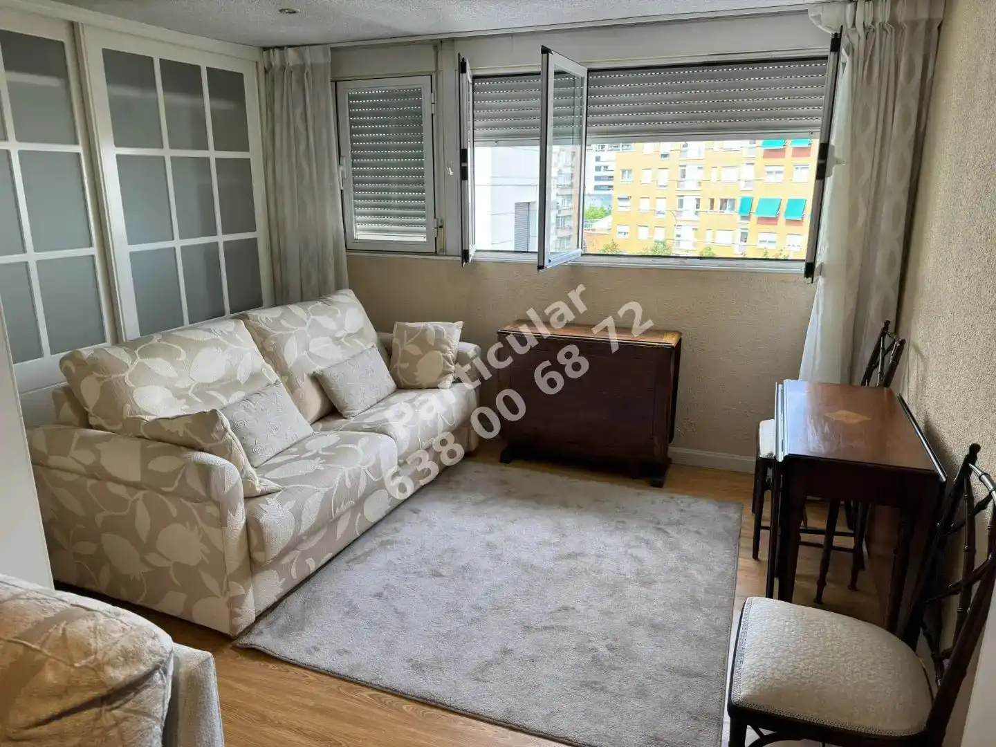 Sala d'estar de Pis en venda en  Madrid Capital amb Aire condicionat