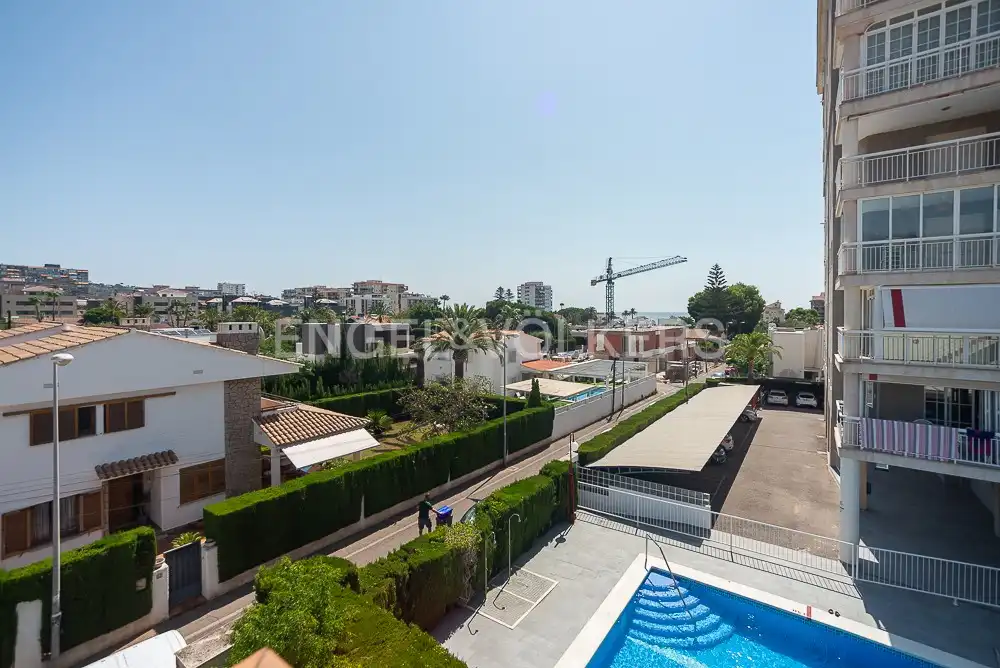 Piscina de Casa o xalet en venda en Benicasim / Benicàssim amb Calefacció, Jardí privat i Terrassa