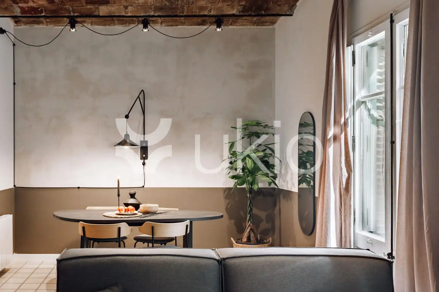 Sala de estar de Apartamento de alquiler en Barcelona con Aire acondicionado, Calefacción y Amueblado
