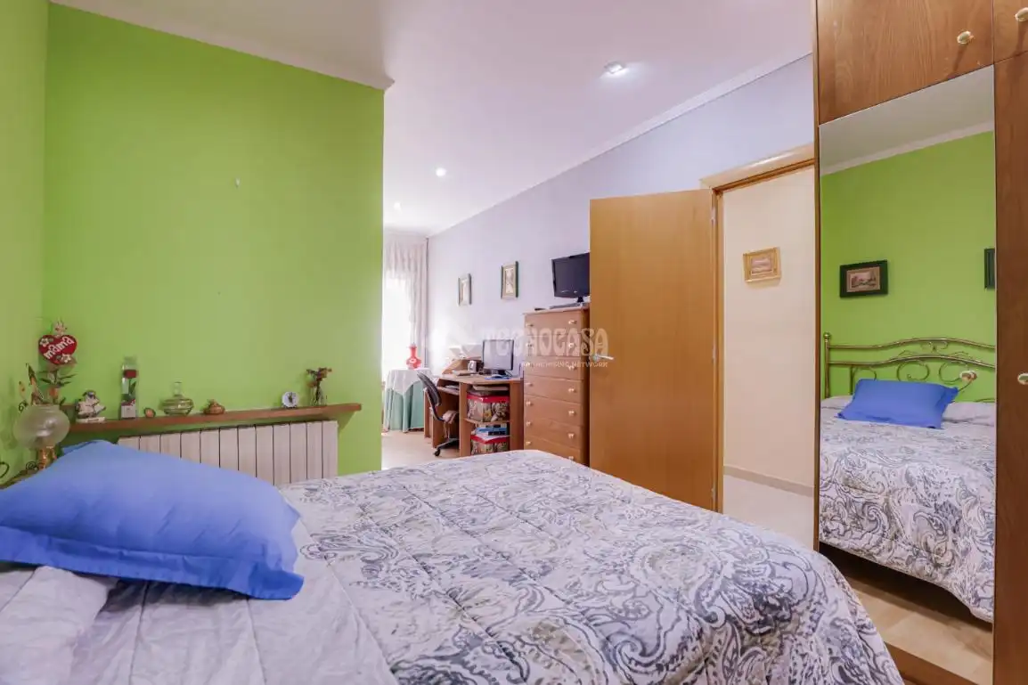 Bedroom of Flat for sale in Terrassa  with Air Conditioner, Heating and Terrace