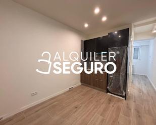 Bedroom of Flat to rent in  Madrid Capital  with Air Conditioner and Heating